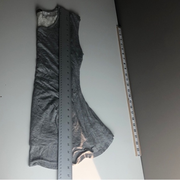 Finn & Clover Sleeveless Lace Back Blouse Medium - Picture 5 of 5